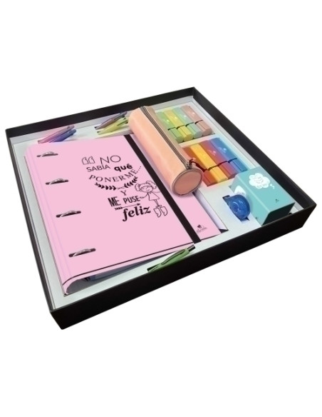 SET PAPELERIA MARIOLA FRASES PREMIUM 34 PIEZAS 1x Caja de carton forrado reutilizable 1x Carpeblock 4 anillas 40mm 1x Lapicero c